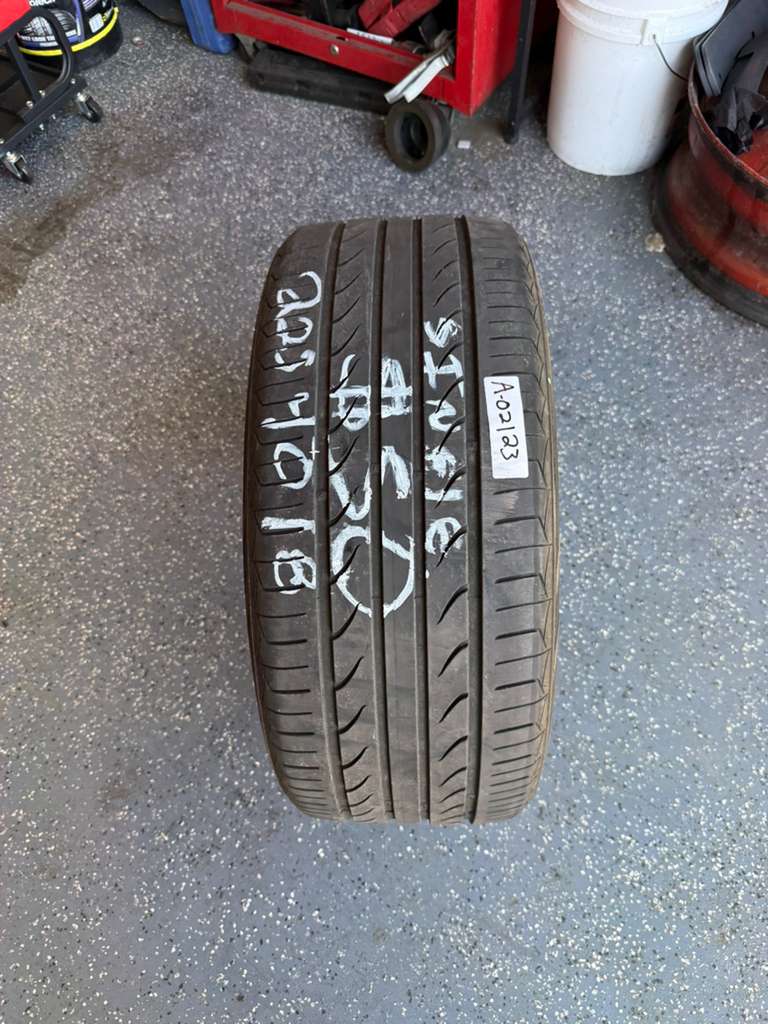 225/40R18 Single (1 Used Tire) Sentury UHP