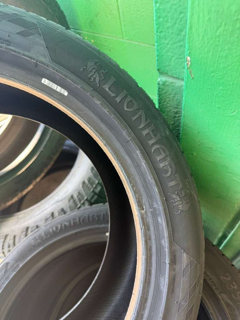 235/45R17 Set (4 Brand New Tires) Lionhart LH-503