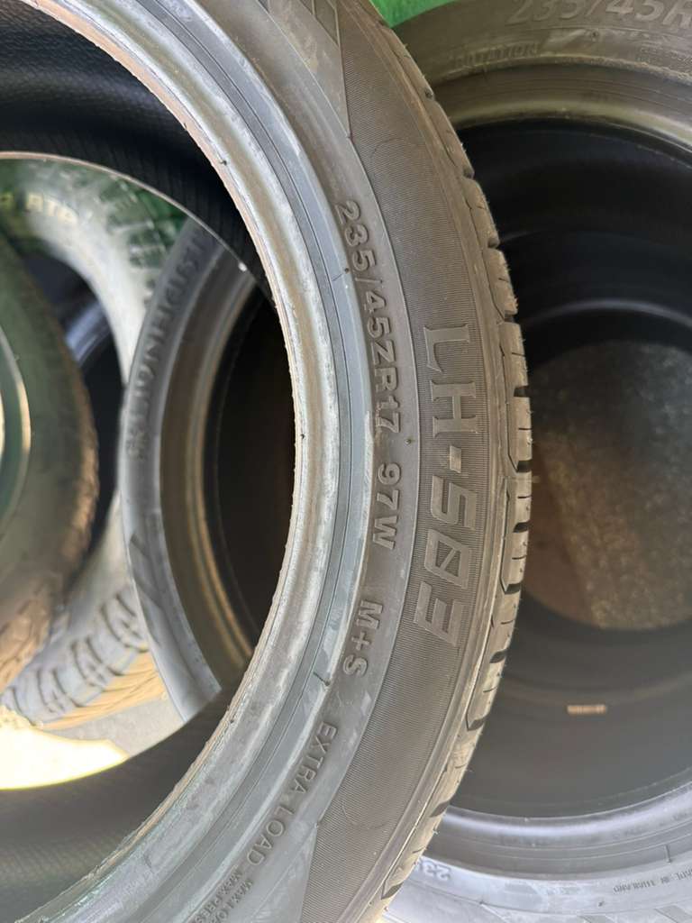 235/45R17 Set (4 Brand New Tires) Lionhart LH-503