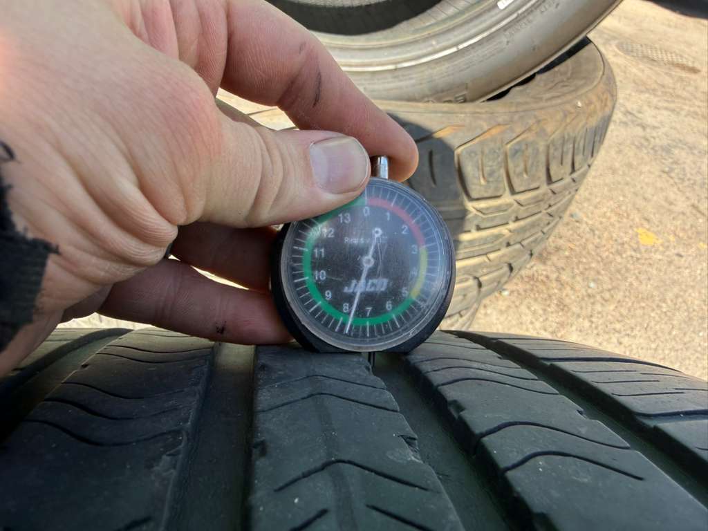 285/40R20 Pair (2 Used Tires) Goodyear Eagle Sport