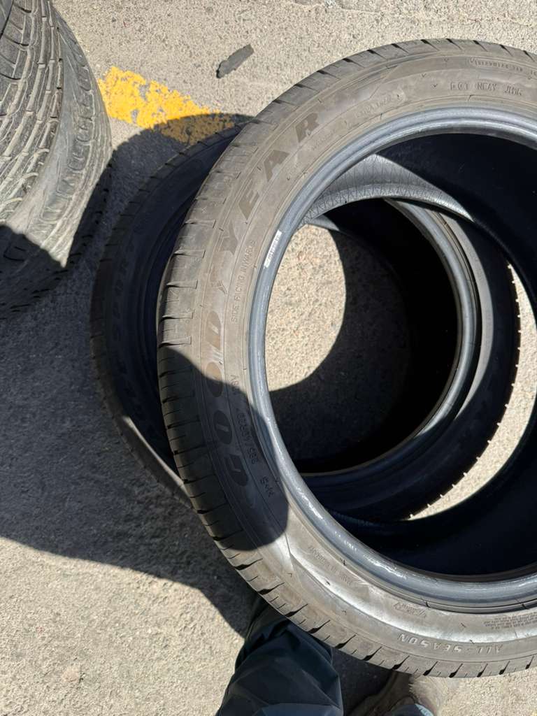 285/40R20 Pair (2 Used Tires) Goodyear Eagle Sport