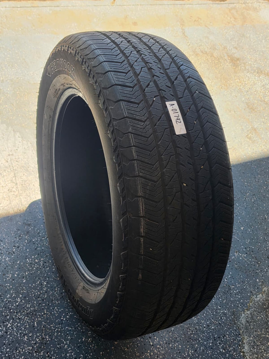 275/60R20 Single (1 Used Tire) Hankook DynaPro2