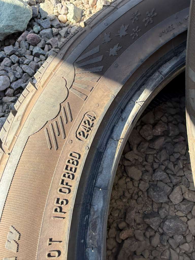 185/55R15 Pair (2 Like New) General Altimax 365 aw