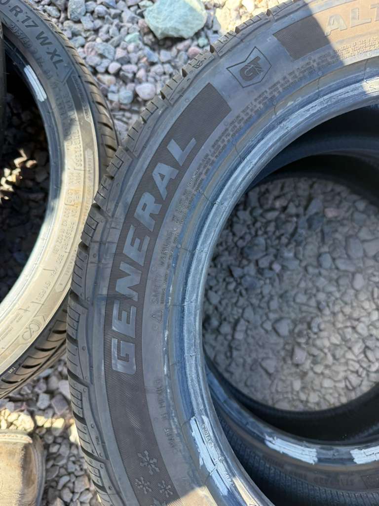 185/55R15 Pair (2 Like New) General Altimax 365 aw