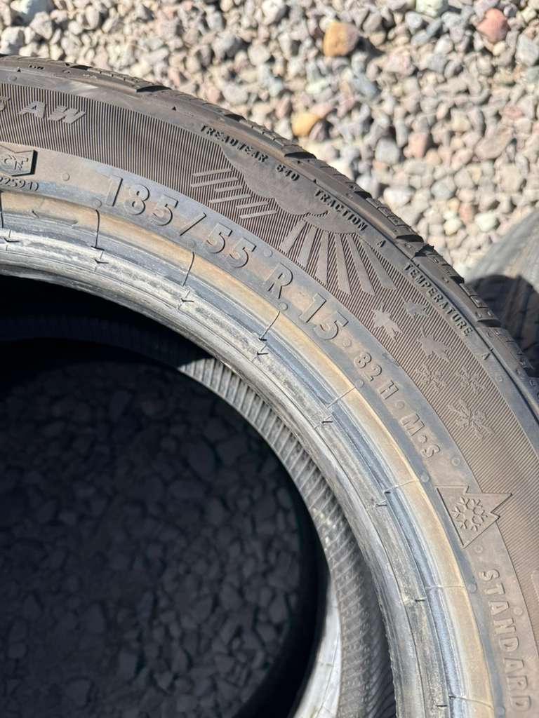 185/55R15 Pair (2 Like New) General Altimax 365 aw