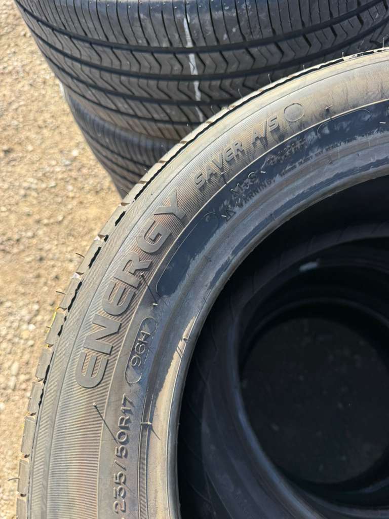 235/50R17 Set (4 Like New) Michelin Energy Saver