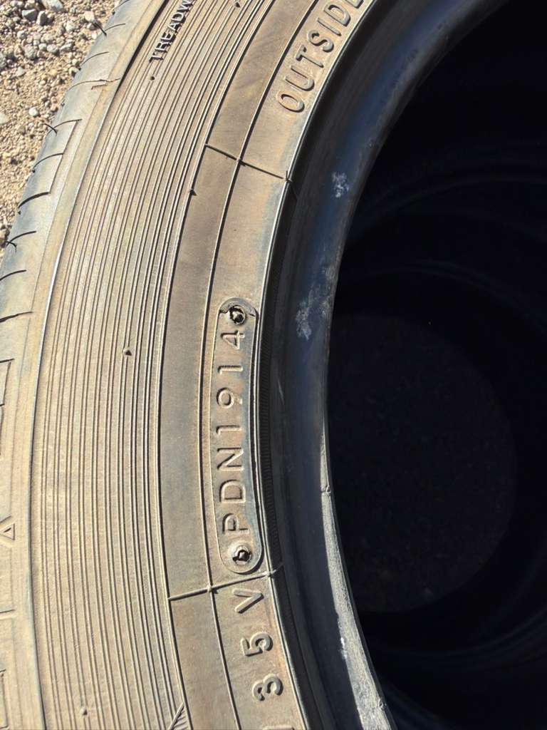 235/50R18 Set (4 Like New) Toyo Ultra900 Premium Touring