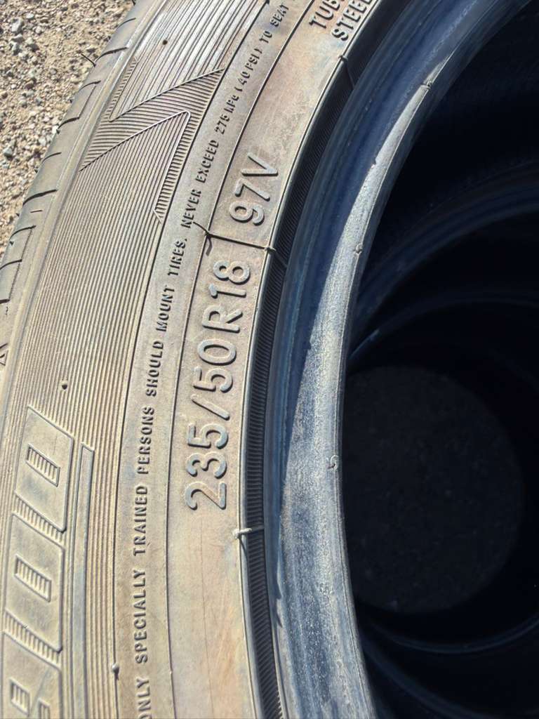 235/50R18 Set (4 Like New) Toyo Ultra900 Premium Touring