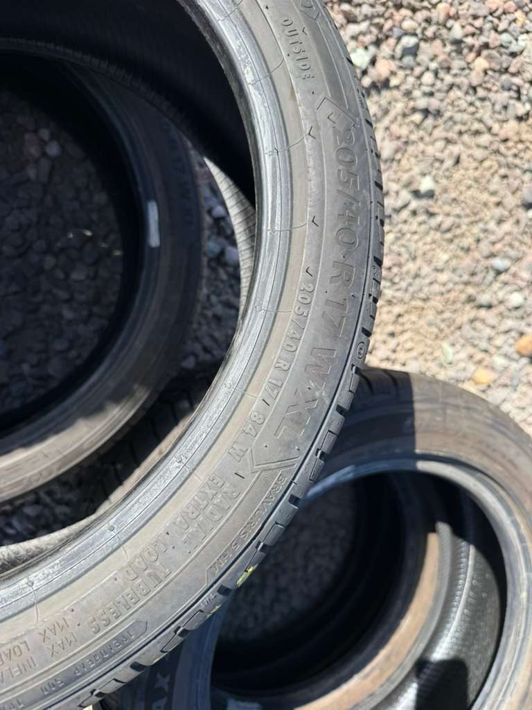 205/40R17  Pair (2 Like New) Barum Bravuris5