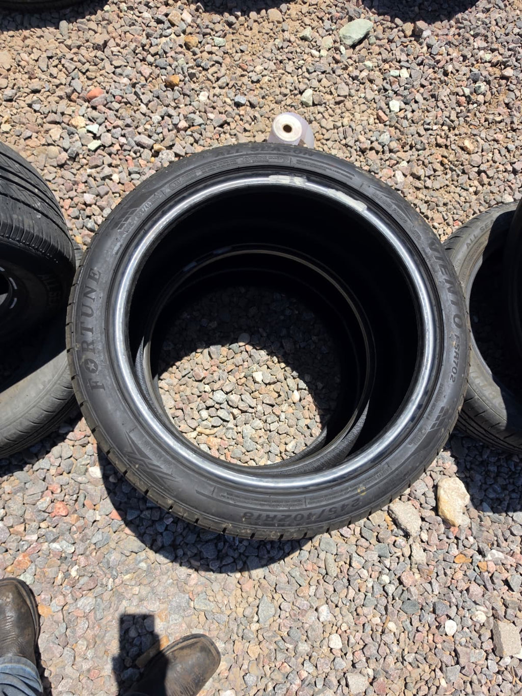 245/40ZR18 Pair (2 Used Tires) Fotune Viento