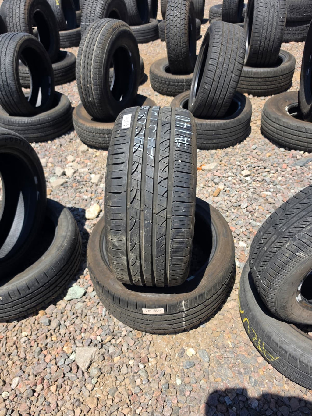 245/40ZR18 Pair (2 Used Tires) Fotune Viento
