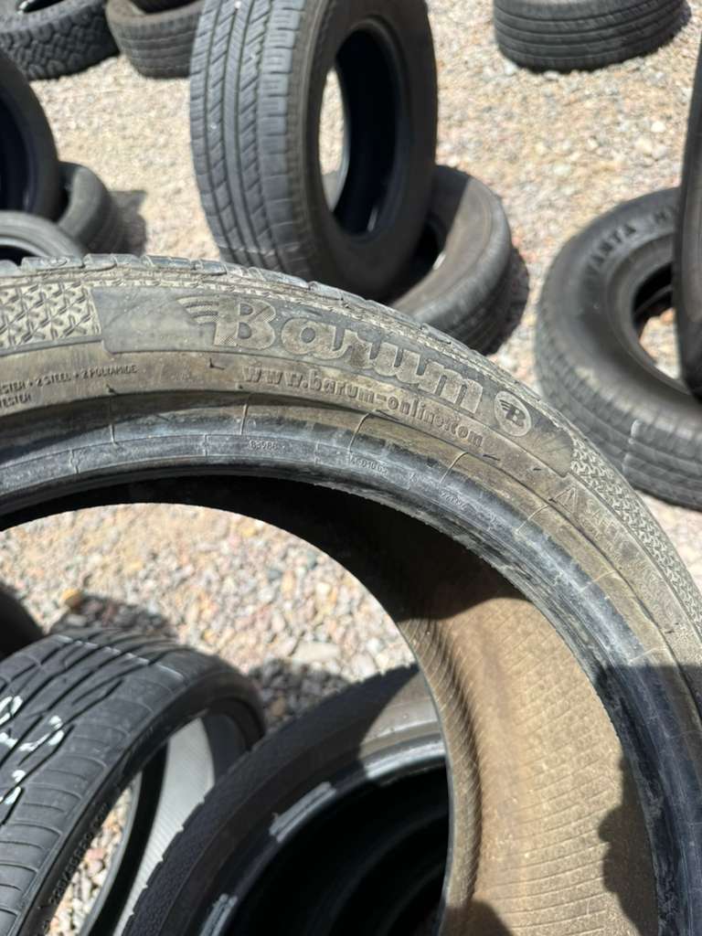 215/45R17 Set (4 Used Tires) Barum Bravius 3