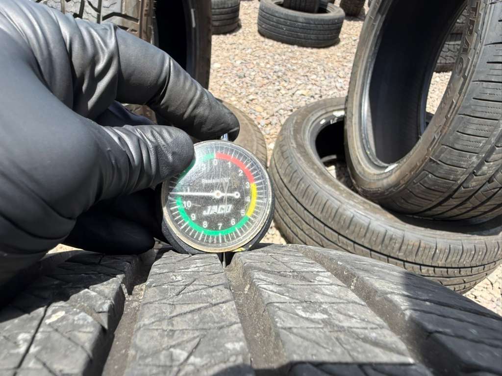 225/50R17 Pair (2 Like New Tires) Mazama Luxery Touring Reputation