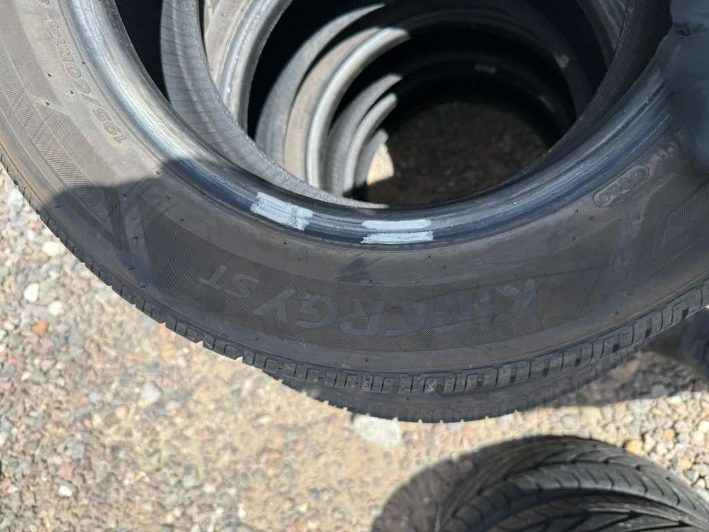 195/60R14 Set (4 Used Tires) Hankook Kinergy ST