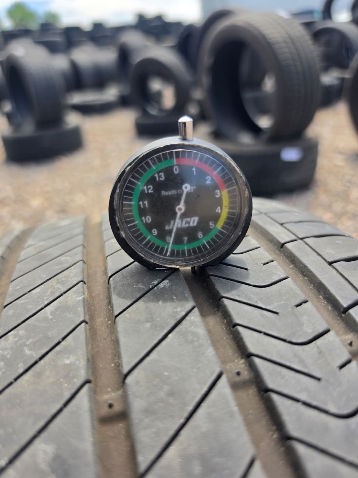 245/40R18 Single (1 Used Tire) Kumho Majesty 9