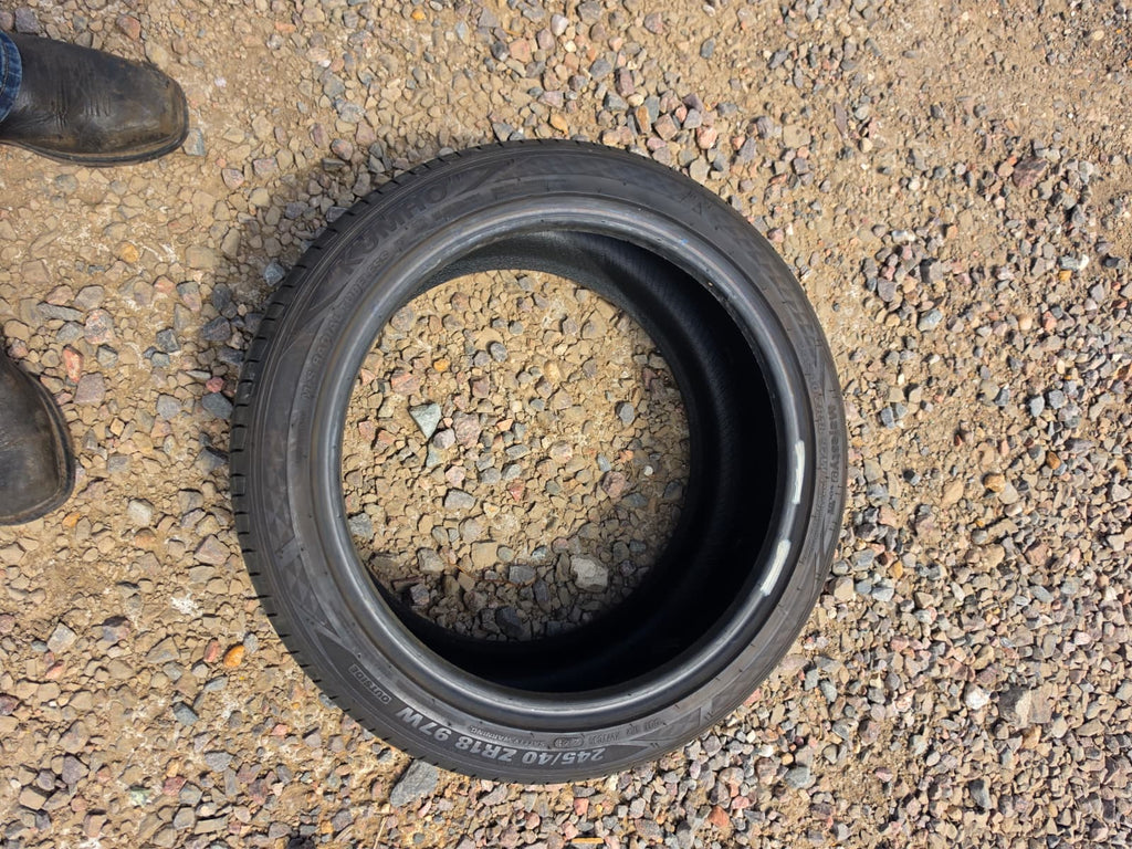 245/40R18 Single (1 Used Tire) Kumho Majesty 9