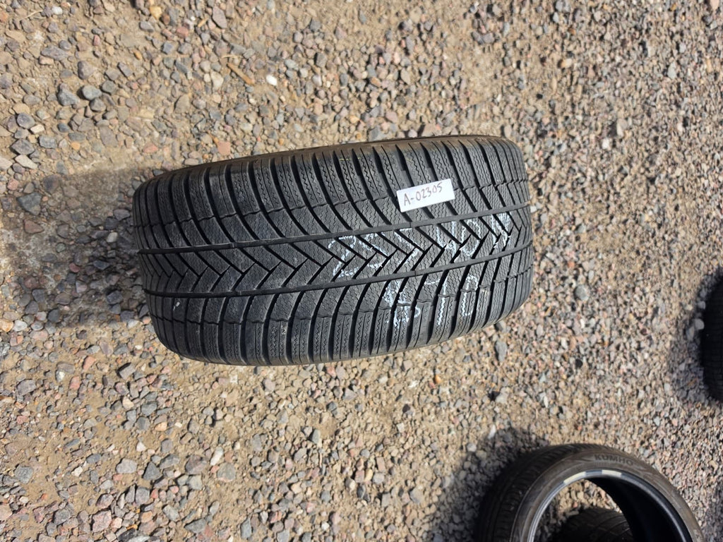255/40R18 Single (1 Used Tire) Bridgestone Blizzak