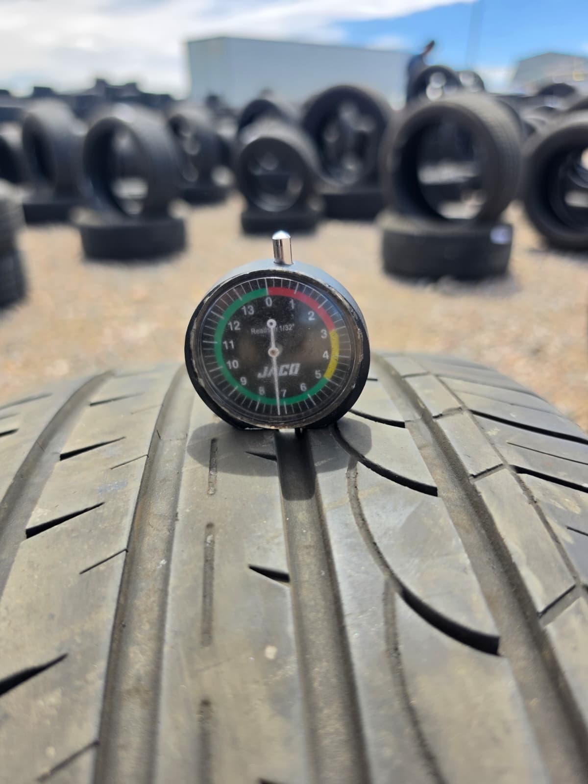 235/40ZR18 Single (1 Used Tire) Blackhawk Street-H