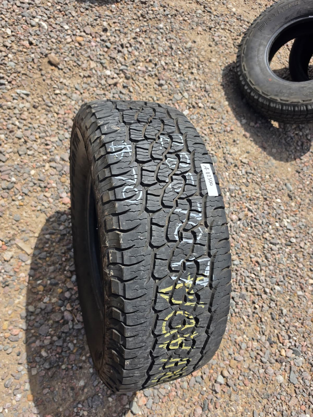 285/70R17 Single (1 Used Tire) Bfgoodrich Trail Terrain