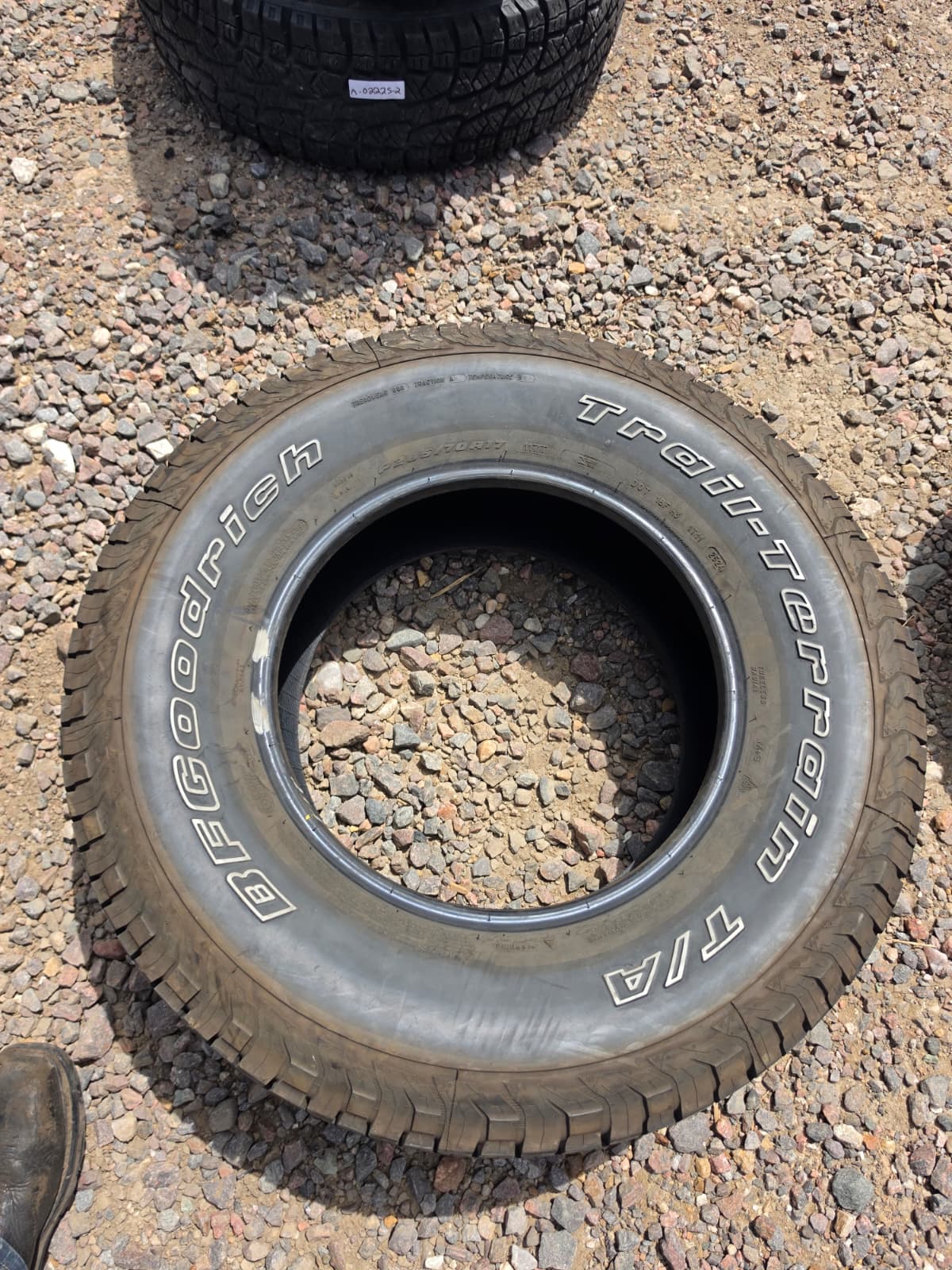 285/70R17 Single (1 Used Tire) Bfgoodrich Trail Terrain