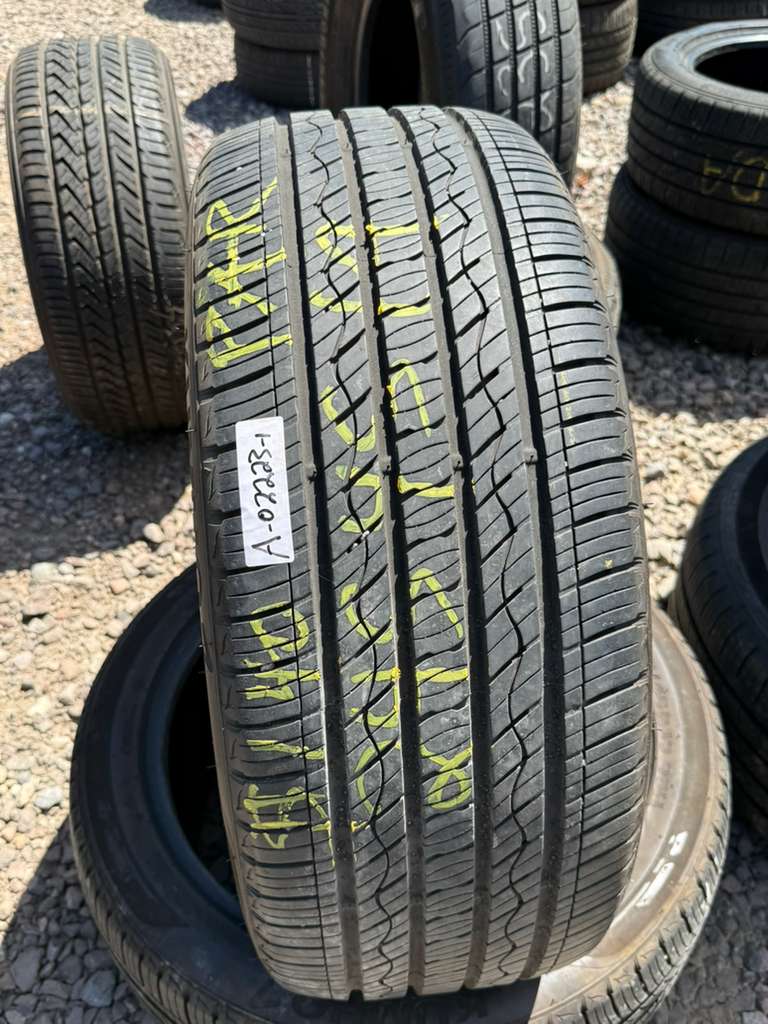 245/45R19 Pair (2 Like New Tires) Kumho Crugen