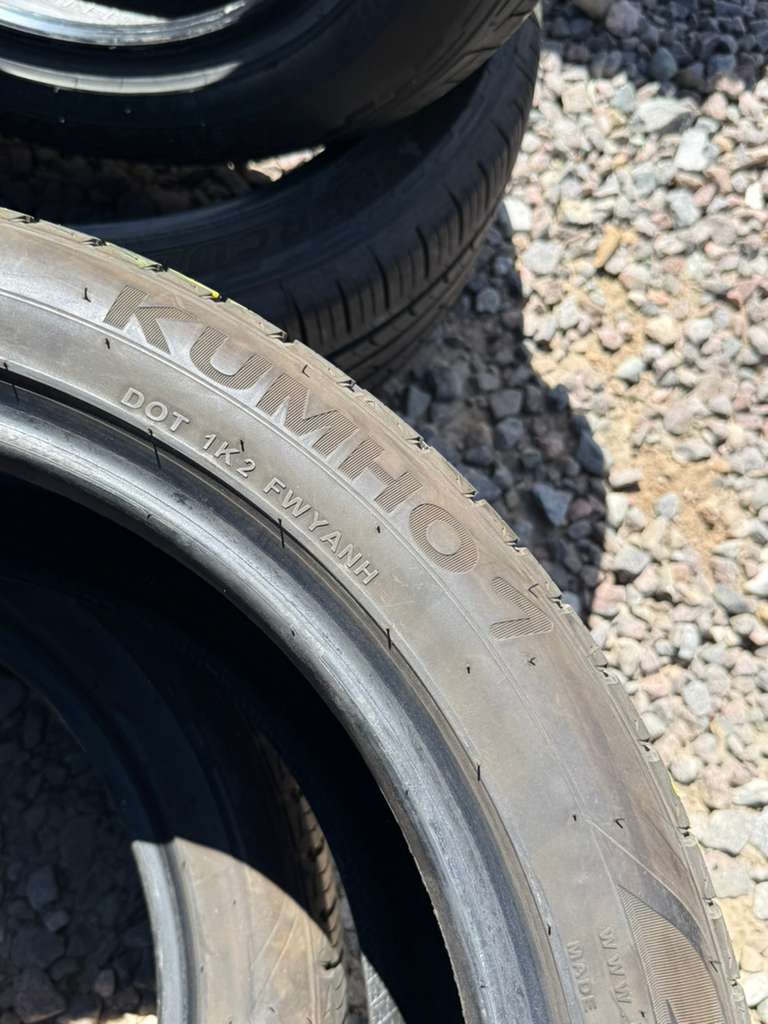245/45R19 Pair (2 Like New Tires) Kumho Crugen