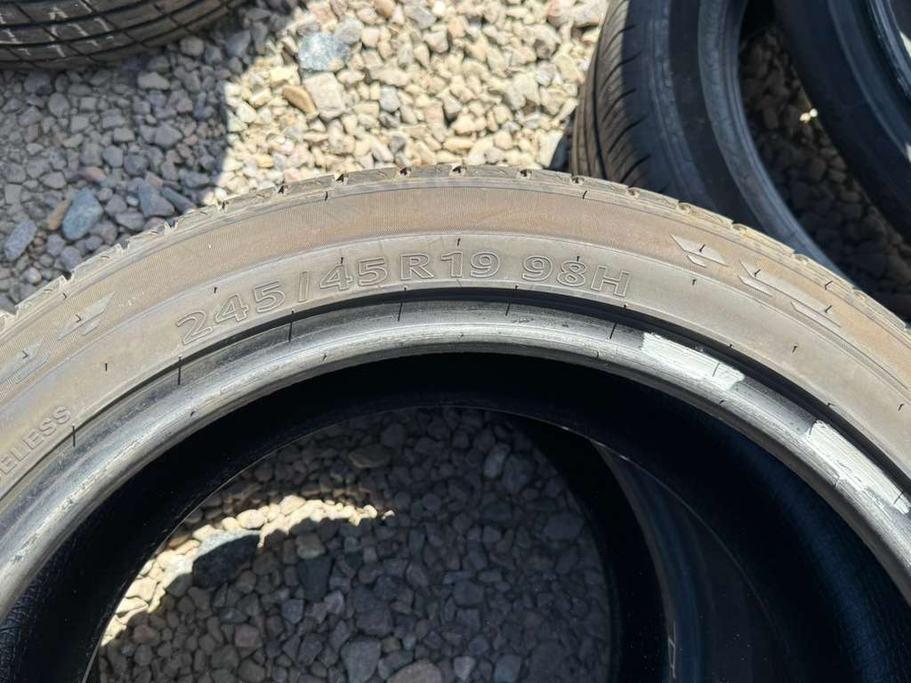 245/45R19 Pair (2 Like New Tires) Kumho Crugen