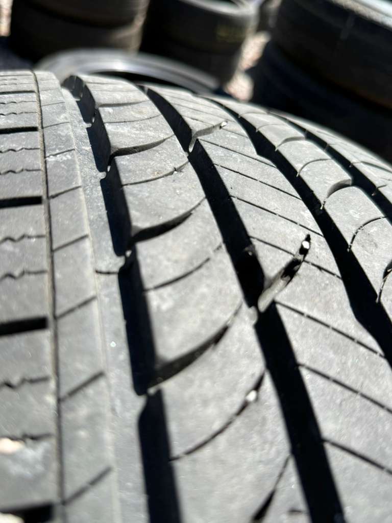 255/50R20 Pair (2 Like New Tires) Hercules Terra Trac HPT