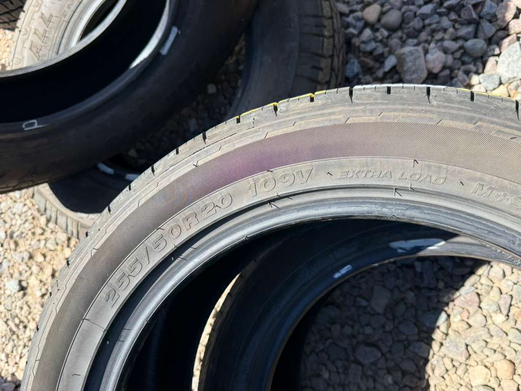 255/50R20 Pair (2 Like New Tires) Hercules Terra Trac HPT