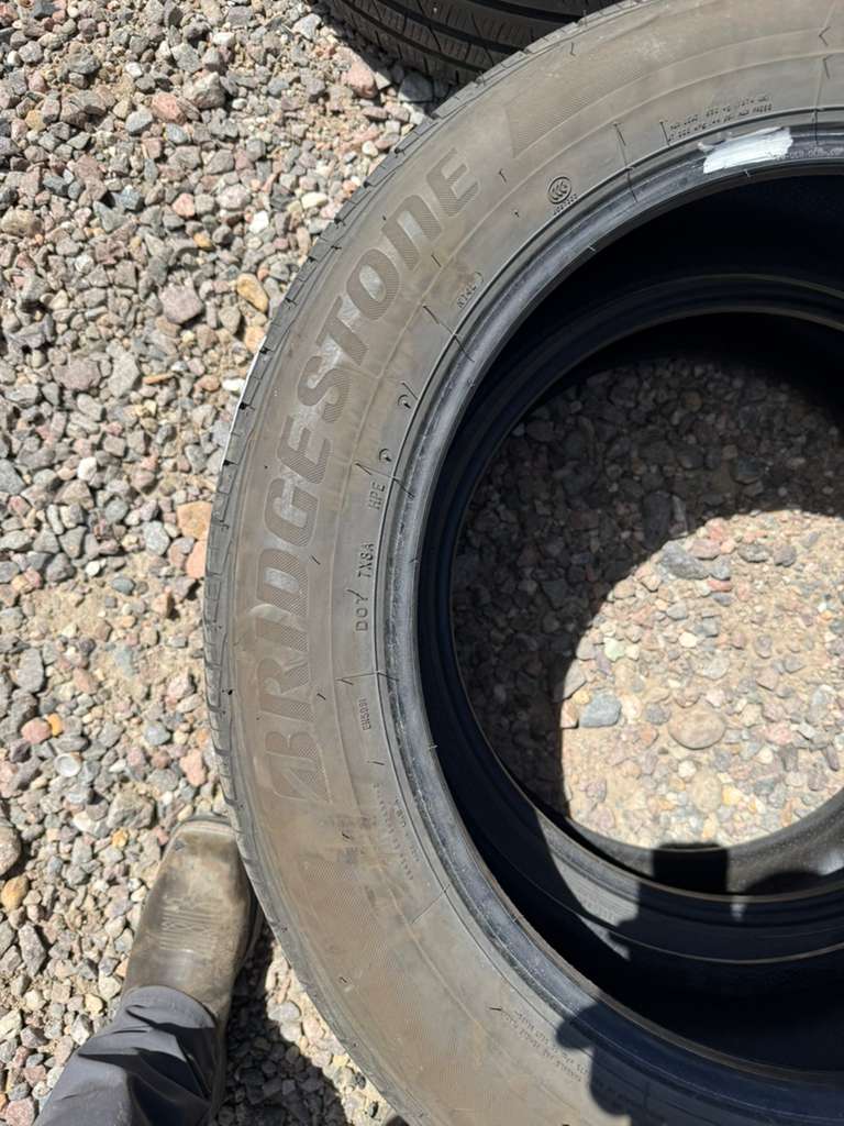 235/55R20 Pair (2 Used Tires) Bridgestone Dueler HP Sport