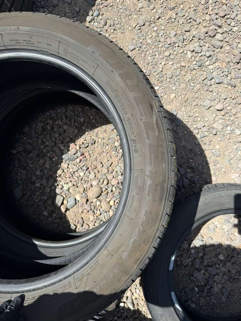 235/55R20 Pair (2 Used Tires) Bridgestone Dueler HP Sport