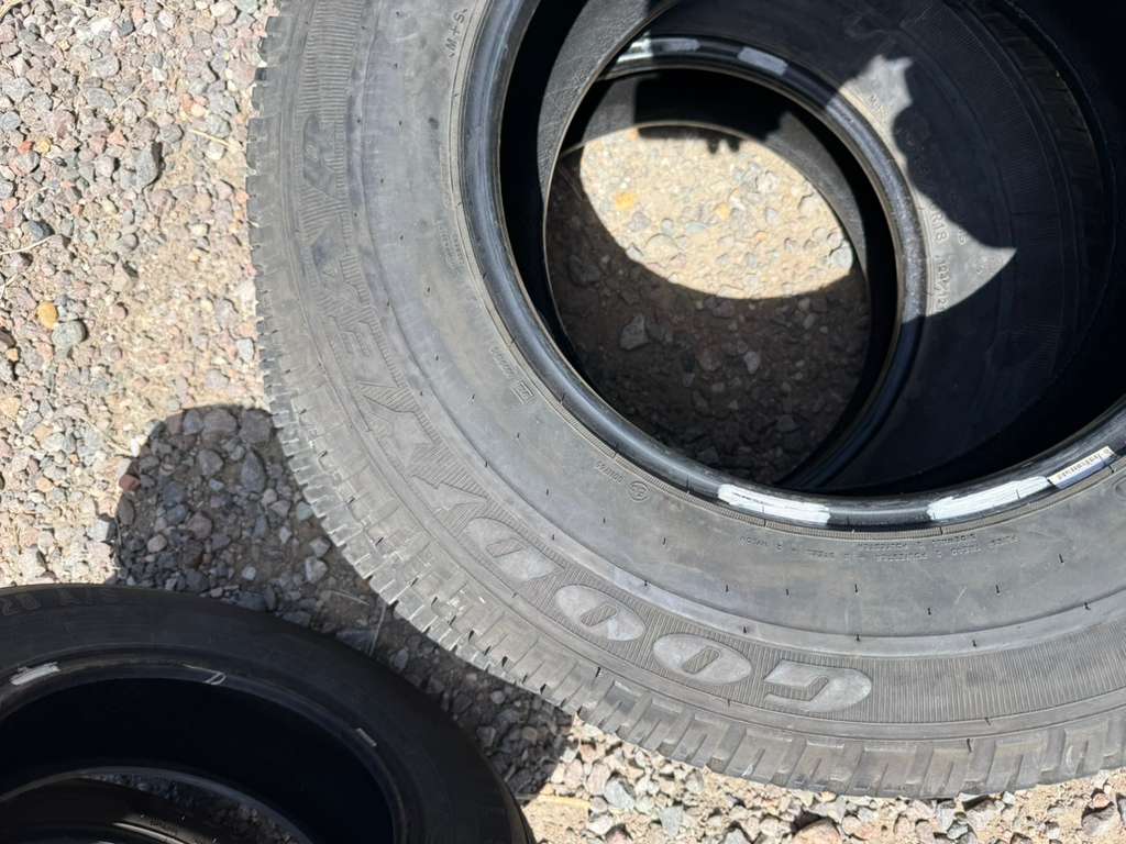 LT265/70R18 Pair (2 Like New Tires) Goodyear Wrangler SRA