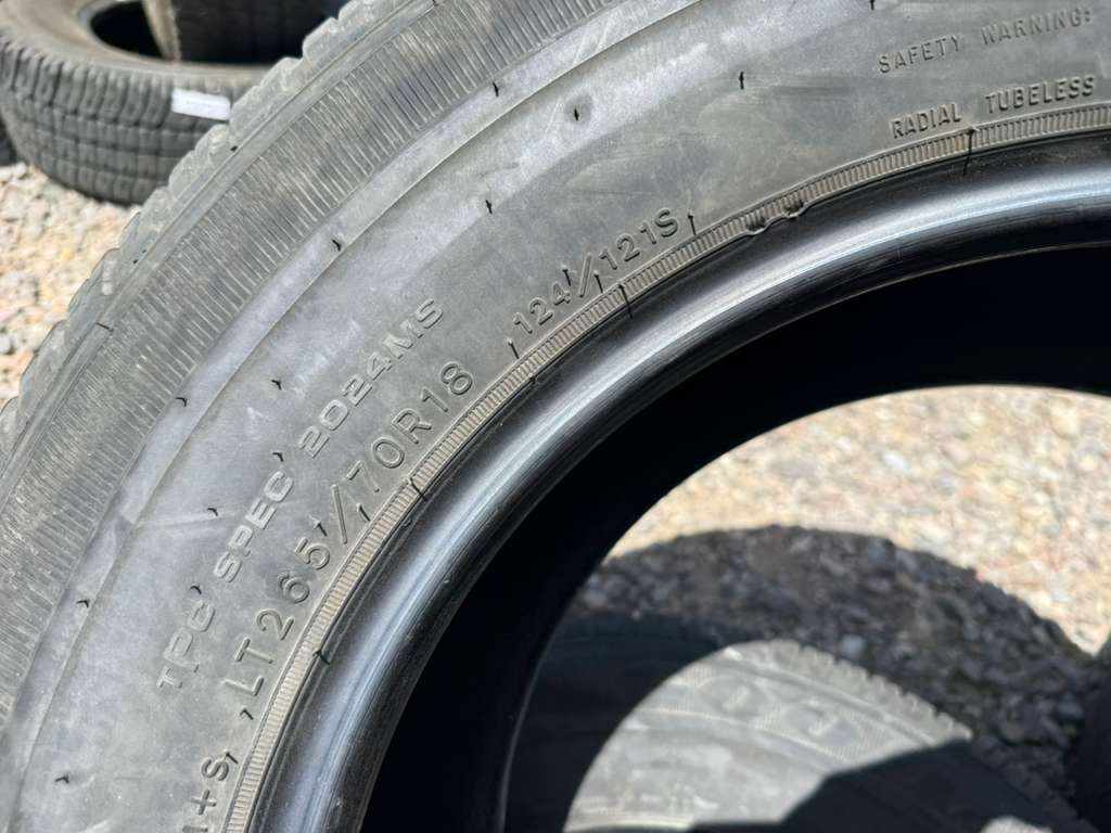 LT265/70R18 Pair (2 Like New Tires) Goodyear Wrangler SRA