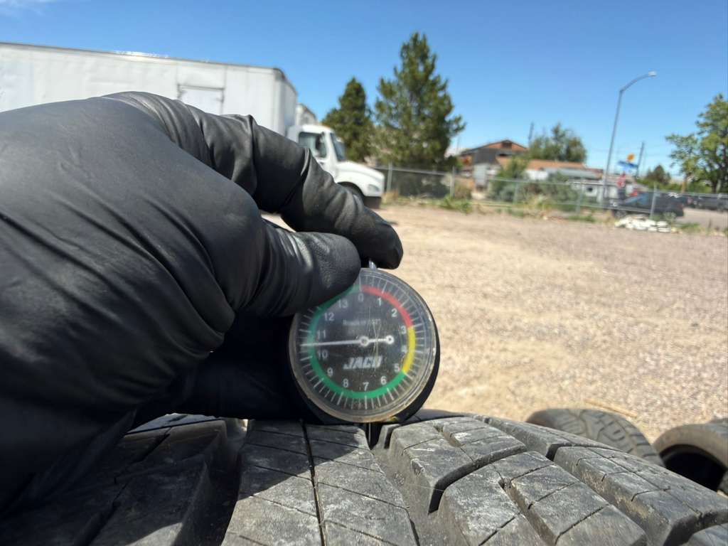 265/65R18 Set (4 Like New Tires) Tiger Paw Uniroyal Touring