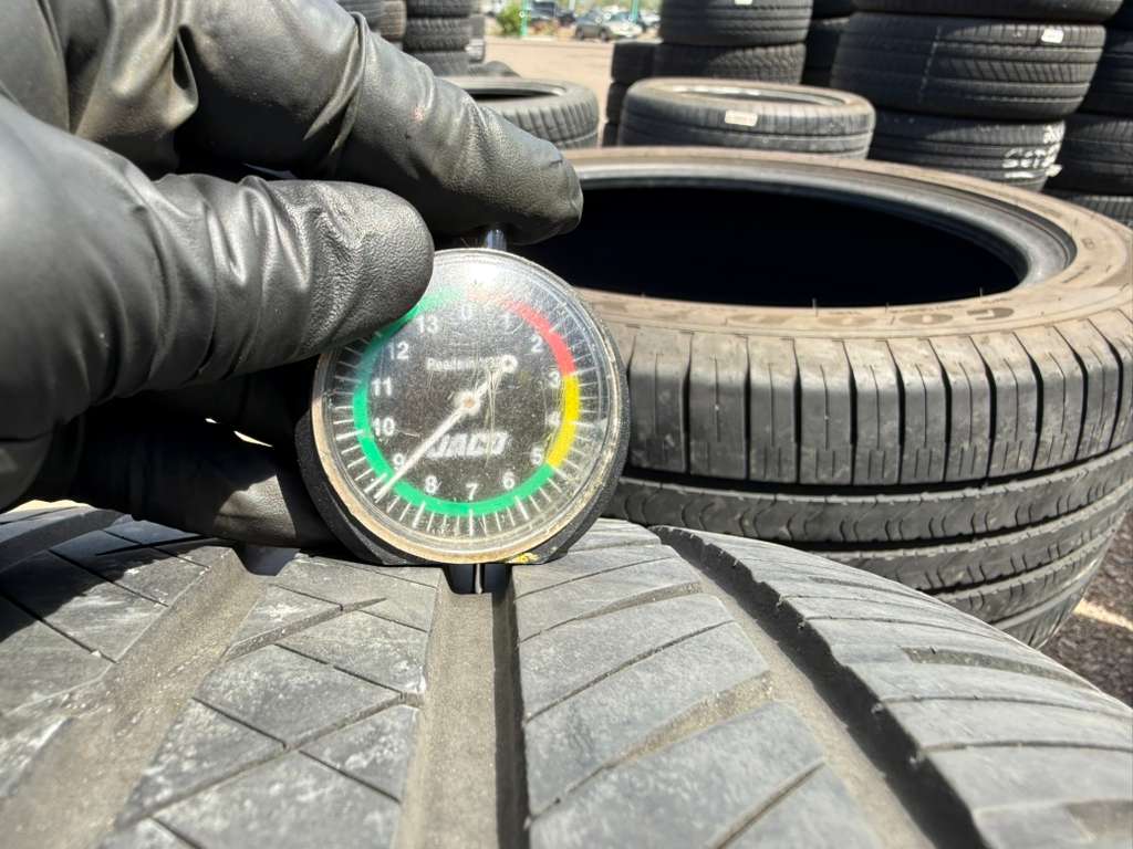 235/40R19 Set (4 Used Tires) Laufenn S Fit