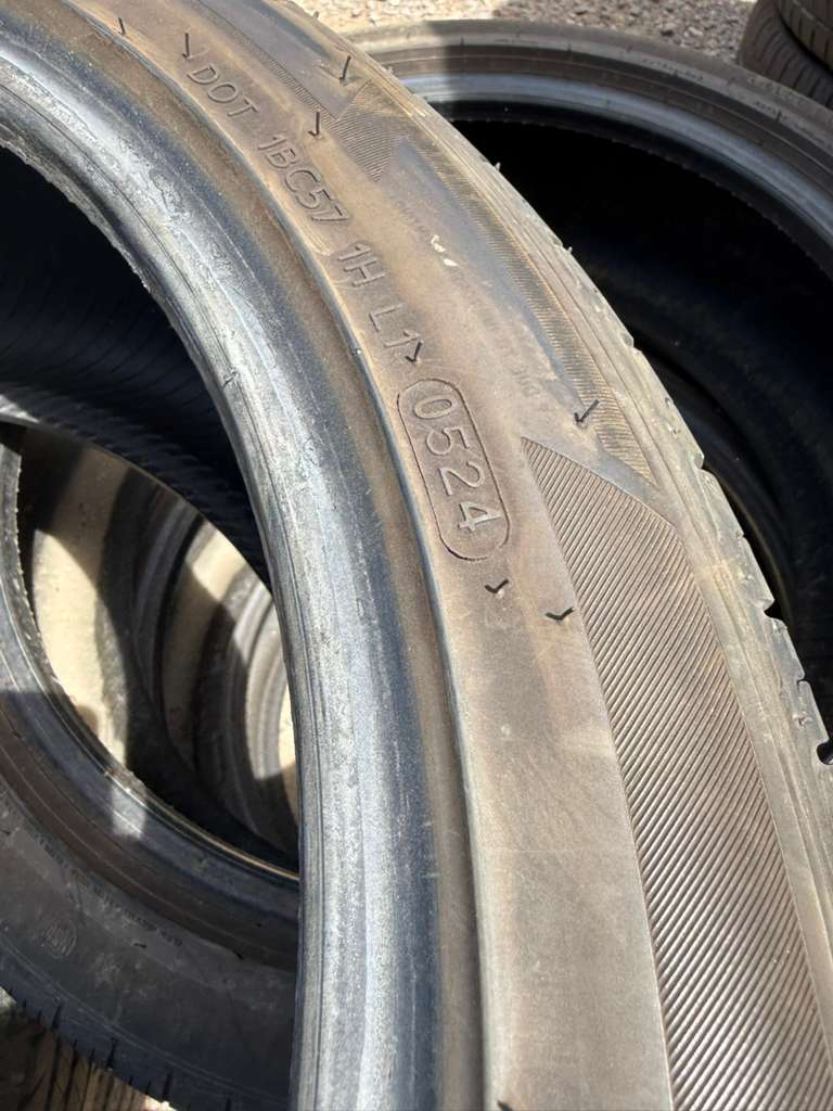 235/40R19 Set (4 Used Tires) Laufenn S Fit