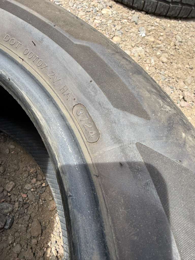 215/60R17 Pair (2 Used Tires) Hankook Kinergy GT