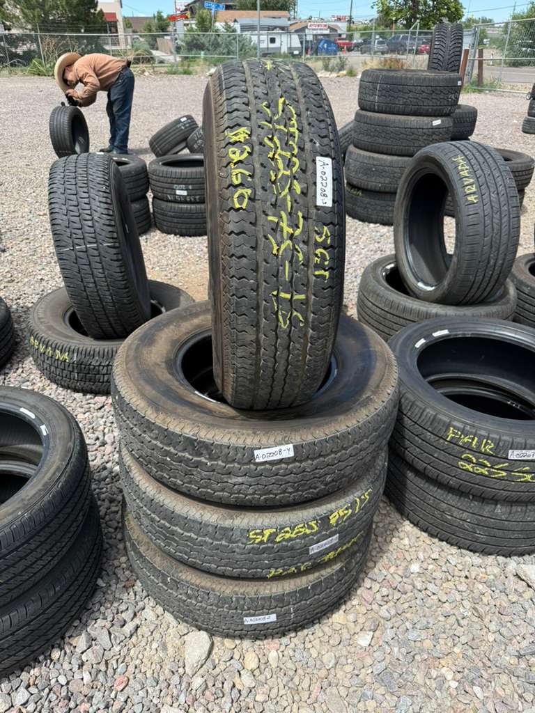 ST225/75R15 Set (4 Used Tires) Maxxis Radial H0008