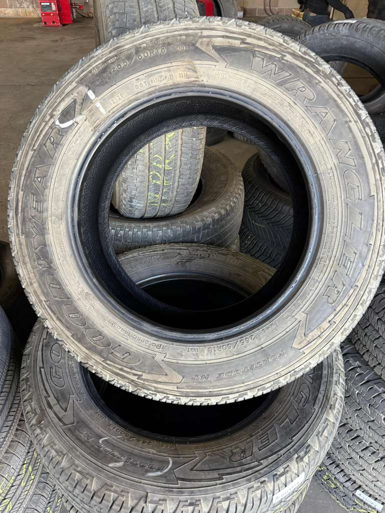 265/60R18 Set (4 Used Tires) Wrangler Fortitude HT
