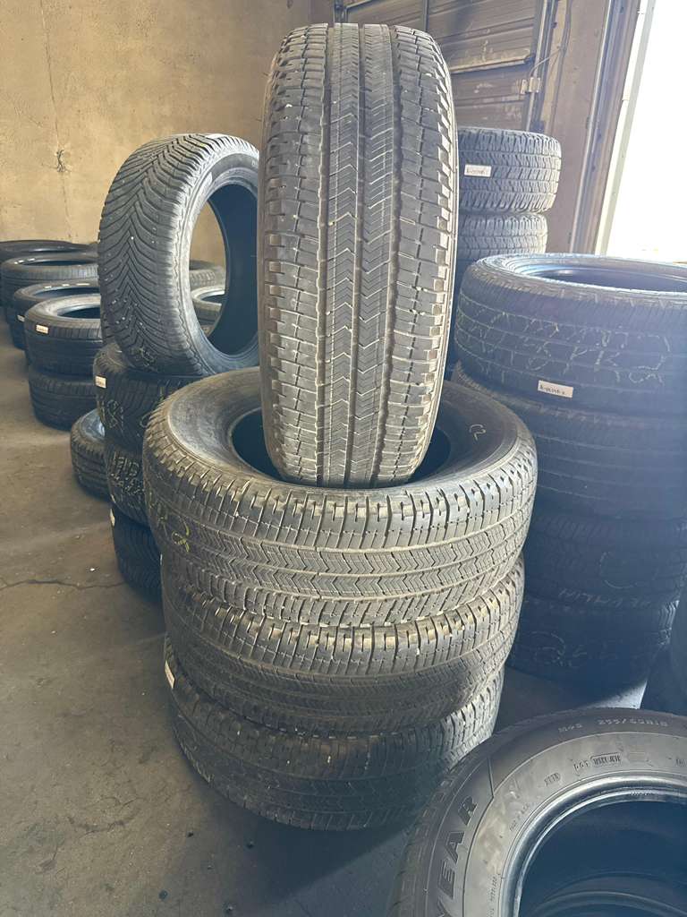 275/65R18 Set (4 Used Tires) Michelin Primacy XC