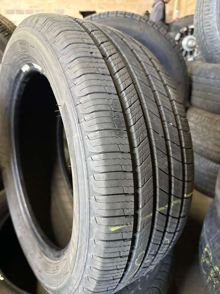 225/55R17 Pair (2 Used Tires) Michelin Defender T+H