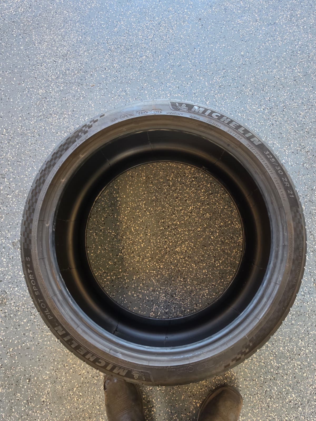 325/30ZR21 Single (1 Used Tires) Michelin Pilot Sport 4S
