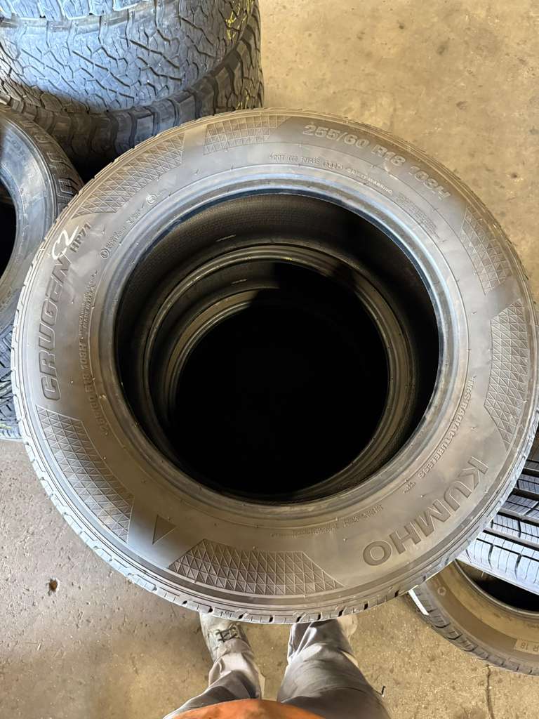 255/60R18 Set (4 Used Tires) Kumho Crugen HP71