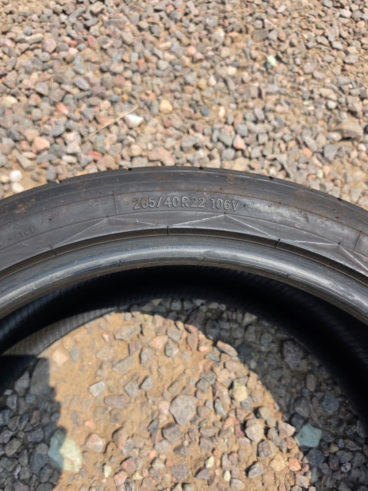 265/40R22 Single (1 Used Tire) Nitto NT420