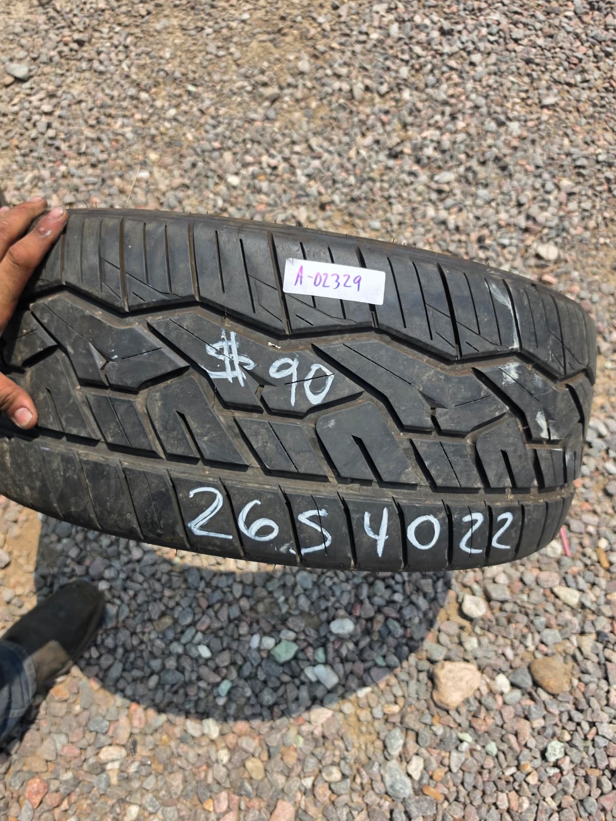 265/40R22 Single (1 Used Tire) Nitto NT420