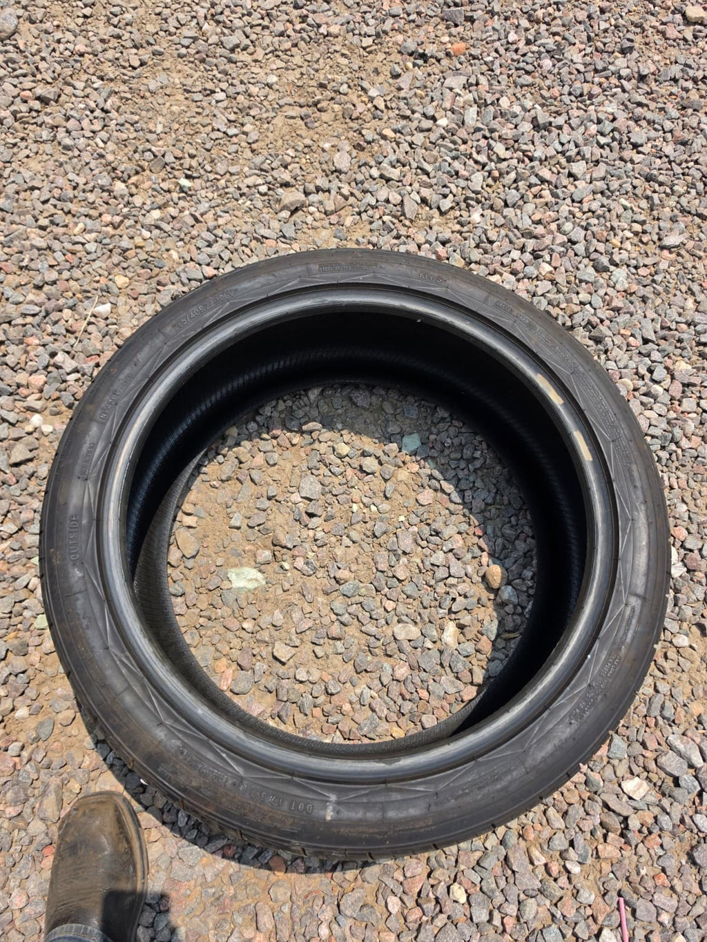 265/40R22 Single (1 Used Tire) Nitto NT420