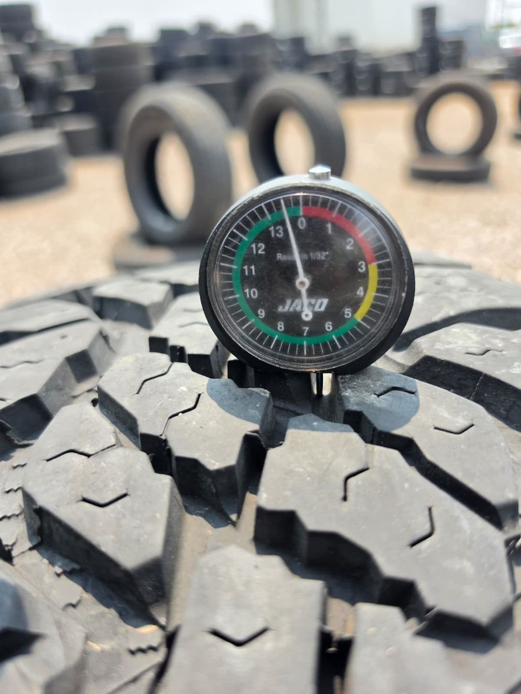 LT285/75R16 Single (1 Used Tires) Goodyear Wrangler DuraTrac