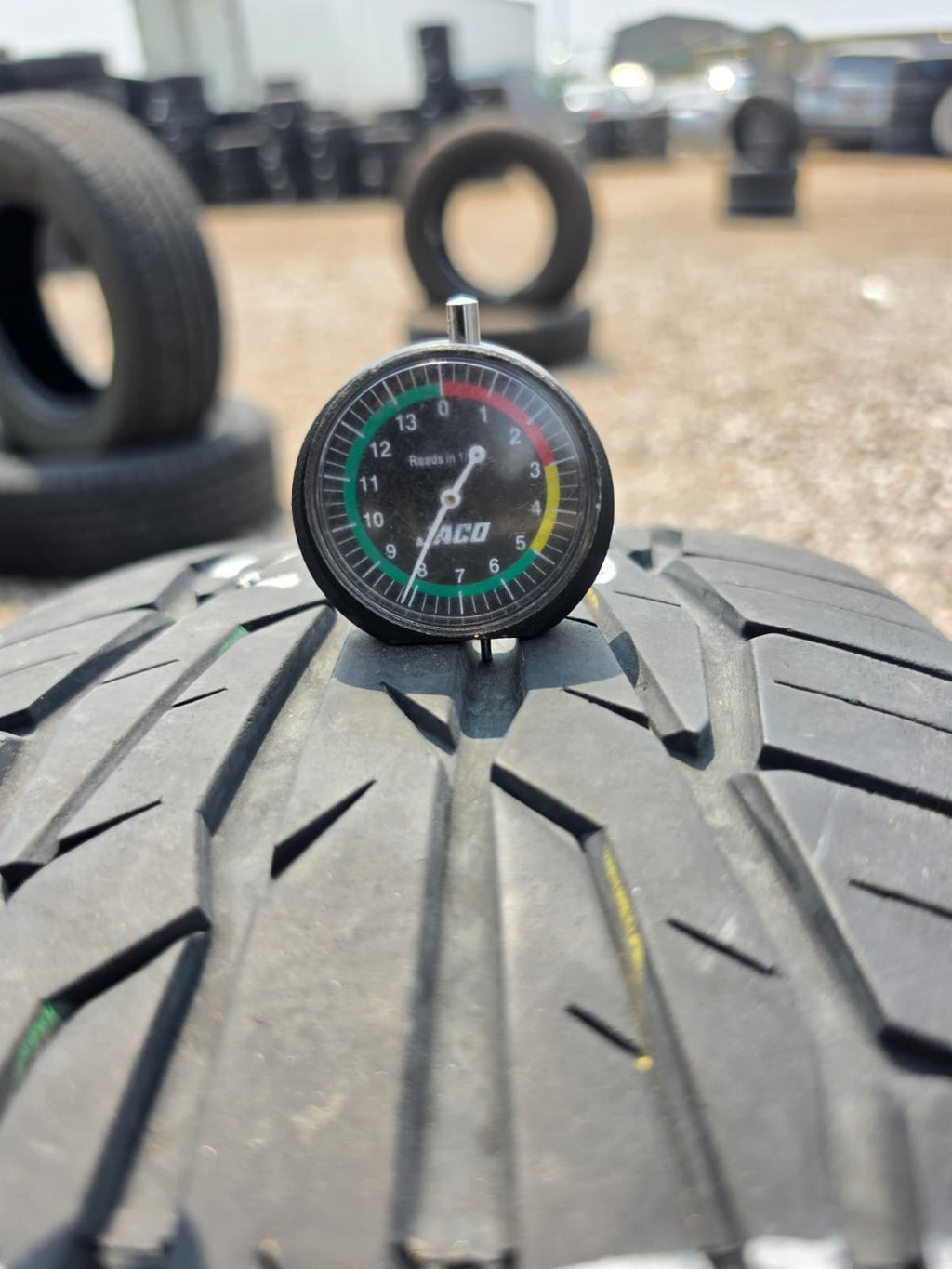 225/35R20 Single (1 Used Tire) Toyo Extensa