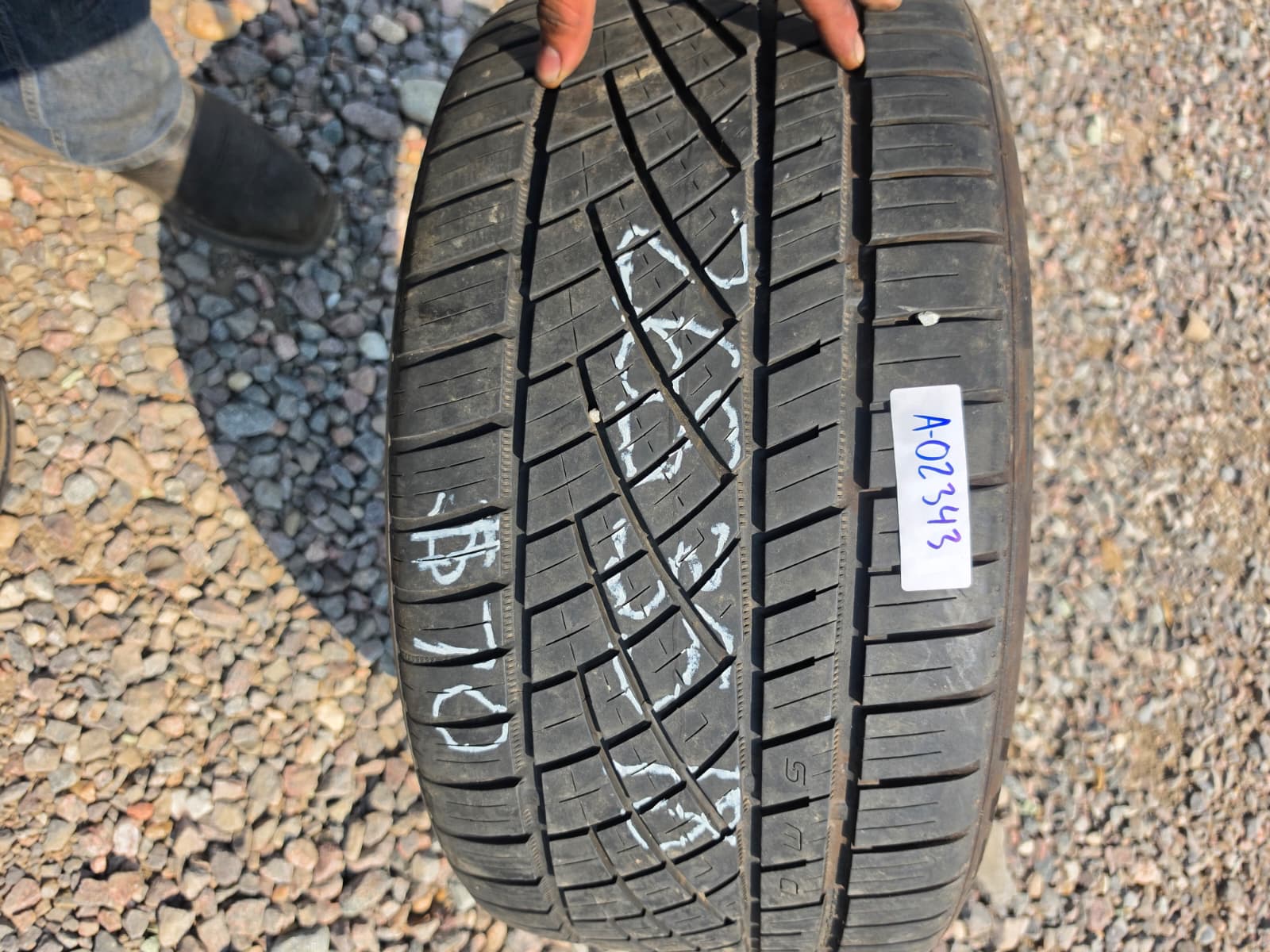 265/35R18 Single (1 Used Tire) Continental ExtremContact