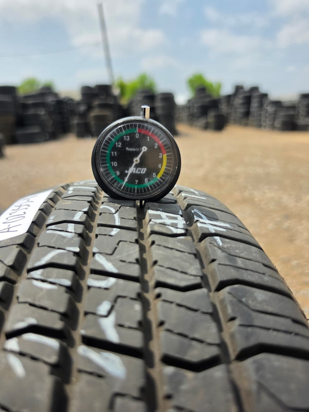 205/70R15  Pair (2 Used Tires) Venza Classic